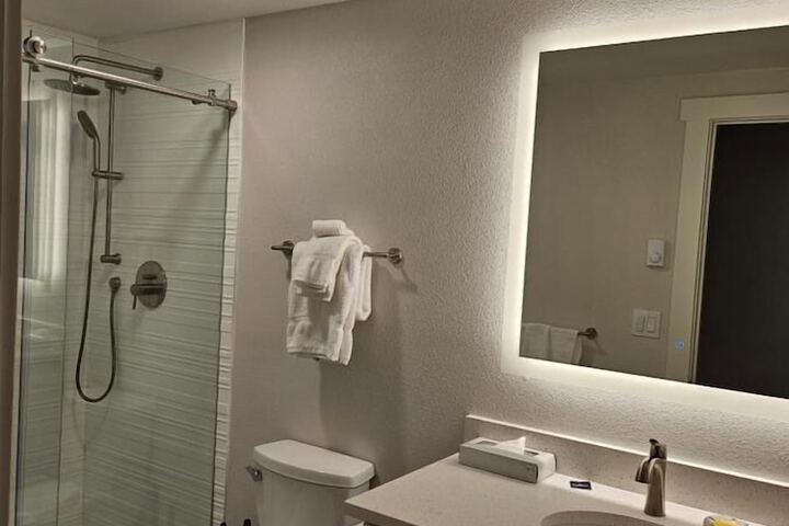 Room 35 of 124