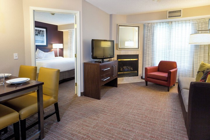 Room 11 of 26