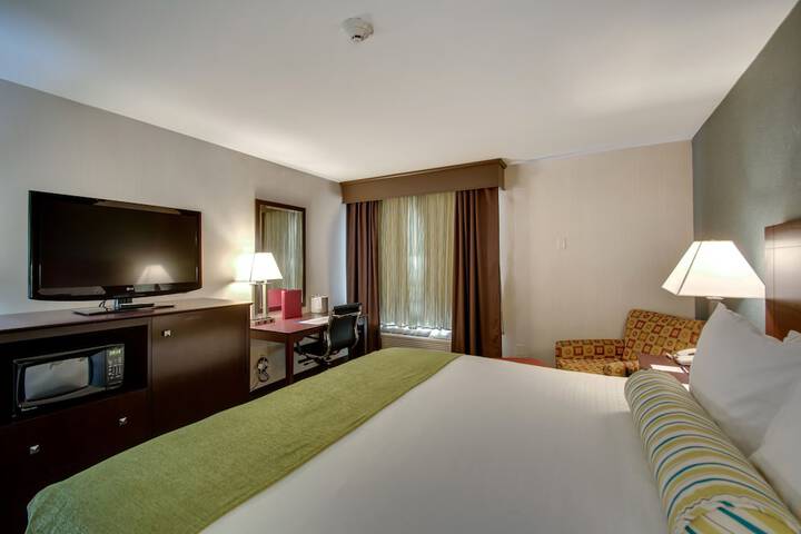 Room 9 of 37