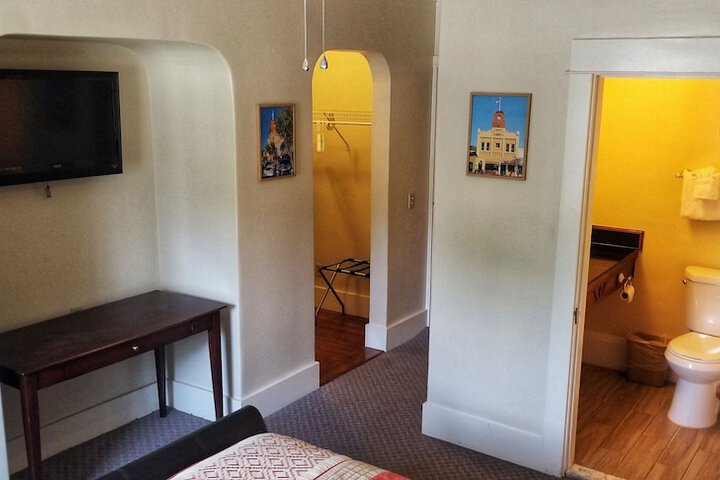 Room 28 of 52