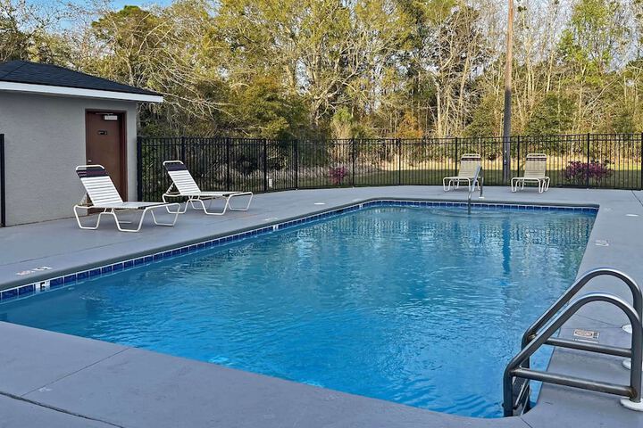 Pool 4 of 17