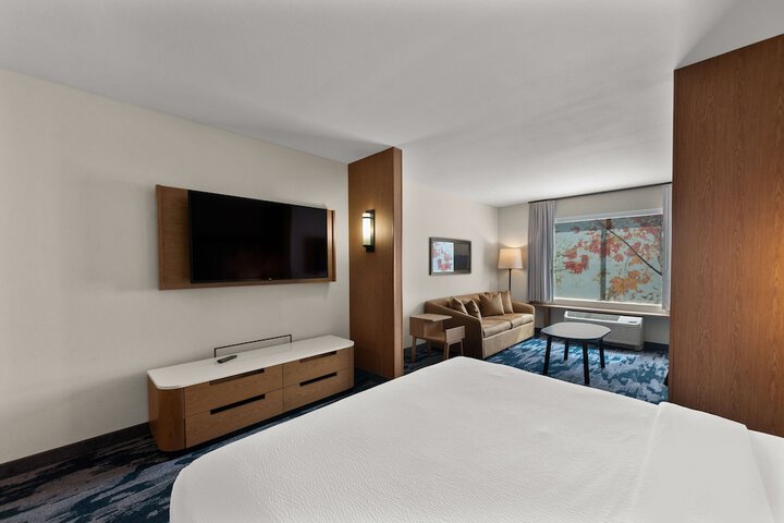 Room 27 of 43
