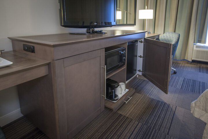 Room 27 of 63