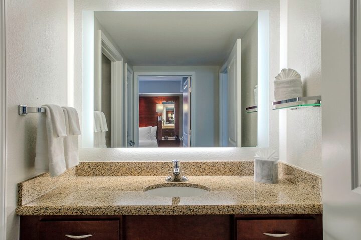 Room 28 of 38