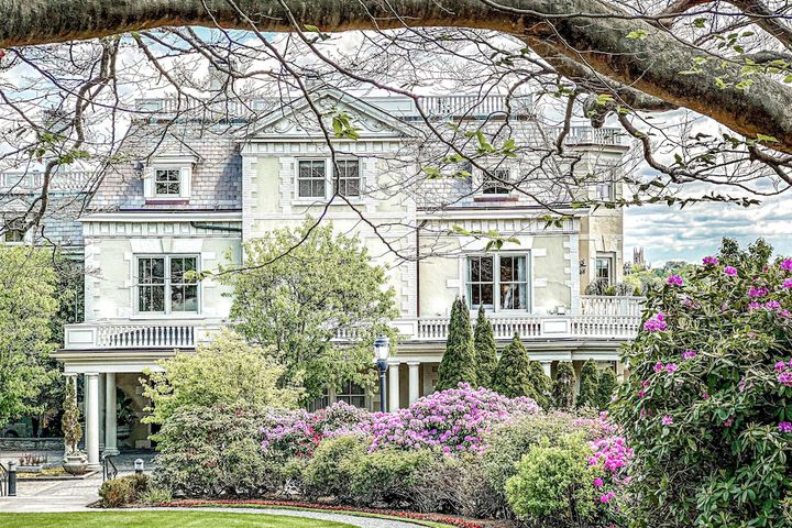 The Chanler at Cliff Walk