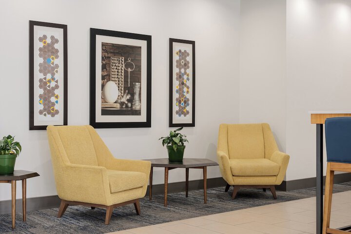 Holiday Inn Express & Suites Victoria - Colwood