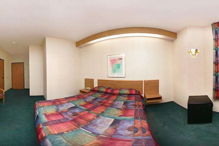 Room 21 of 24