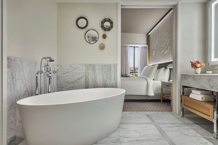 Four Seasons Hotel New Orleans