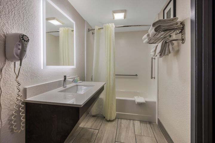 Quality Inn Asheville Airport
