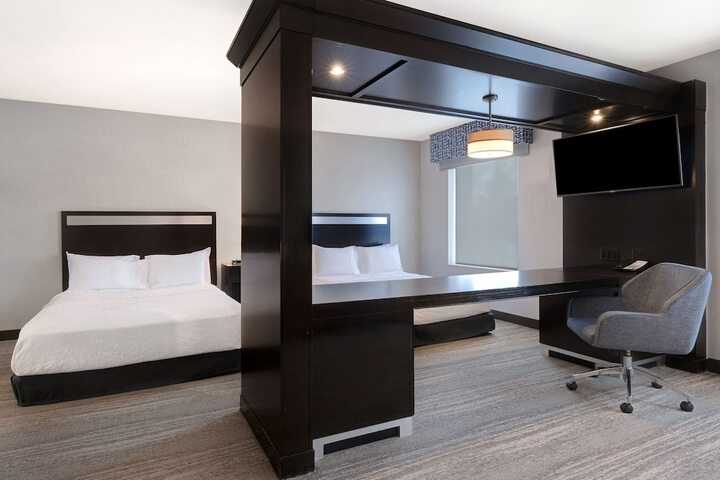Room 43 of 69