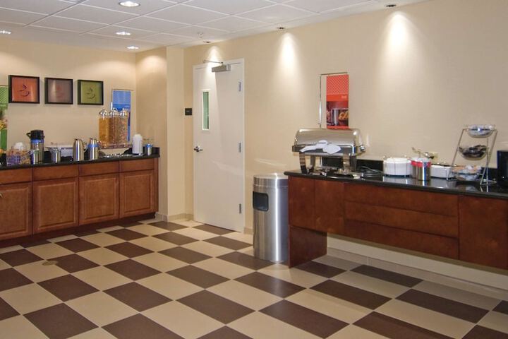 Hampton Inn & Suites Baton Rouge / Port Allen