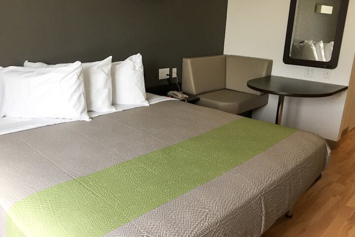 Room 19 of 36