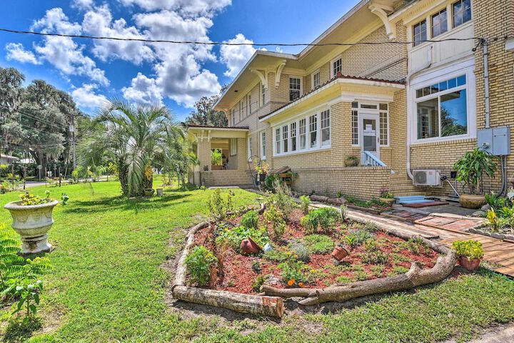 Historic Crescent City Studio - Lakefront w / Dock!