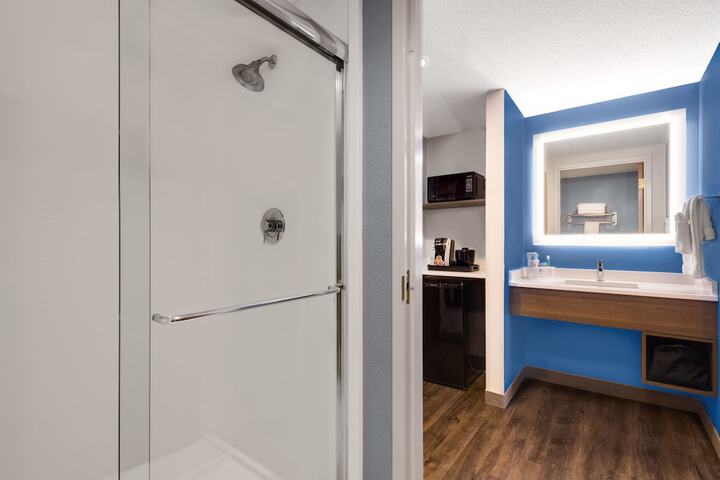 Room 10 of 25