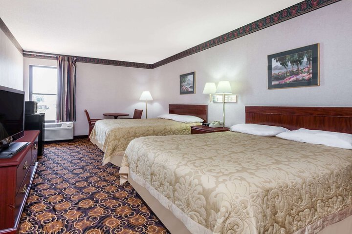 Room 13 of 25