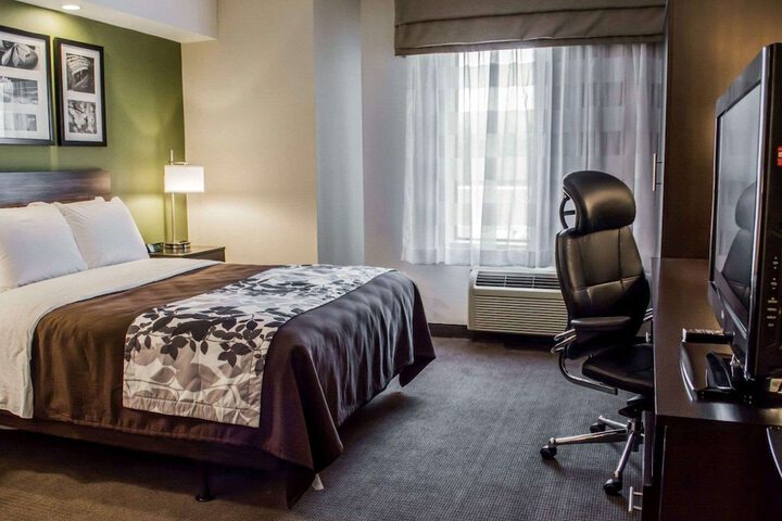 Room 13 of 25