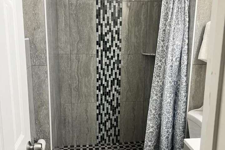 Room 33 of 42