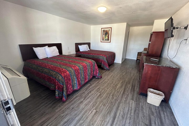 Room 34 of 65