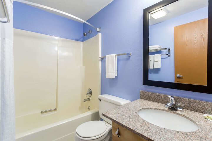 Room 12 of 17