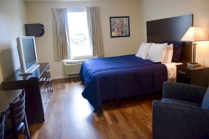 Room 6 of 10
