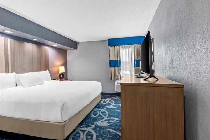 Quality Inn Shawnee North I-40