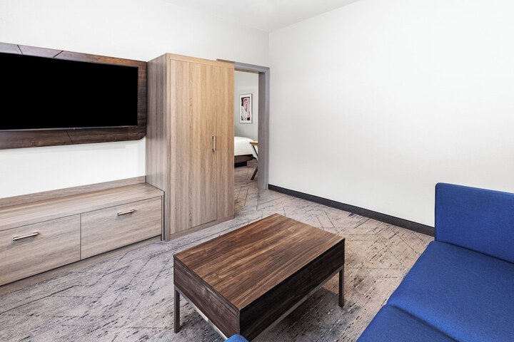 Room 48 of 67