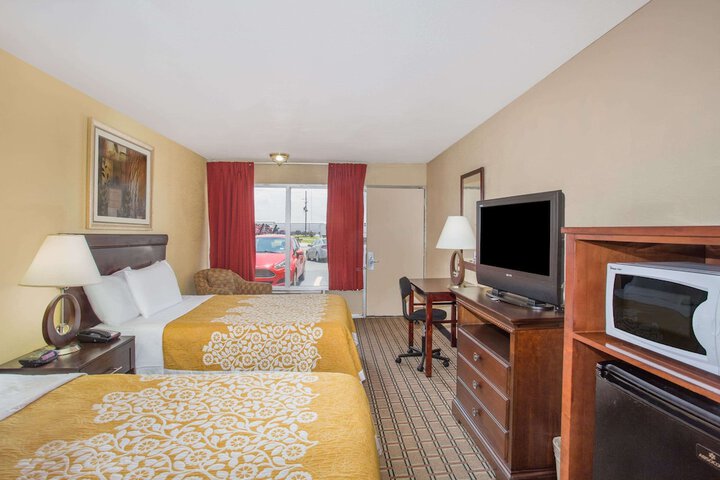 Room 42 of 80