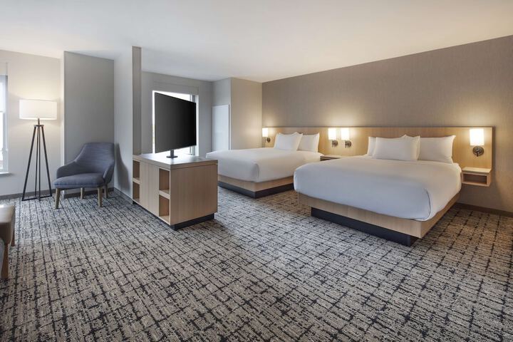 Room 32 of 64
