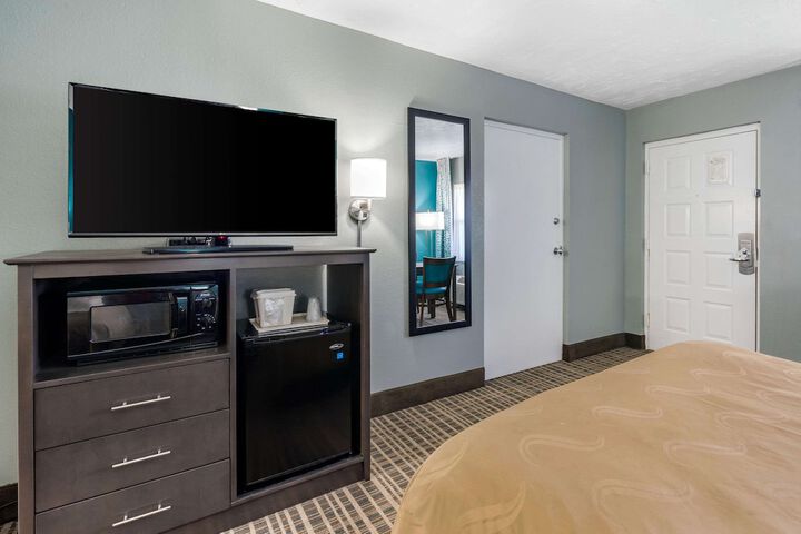 Room 7 of 30