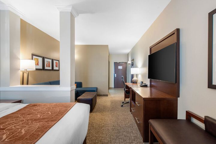 Room 32 of 49