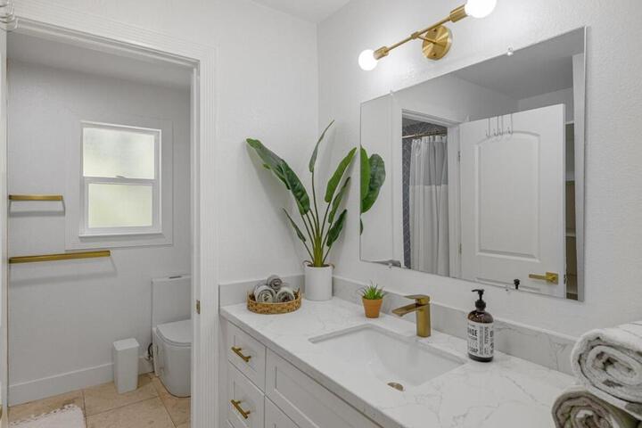 Molivu Homes 3BR - NewRemodel PetFriendly, Yard