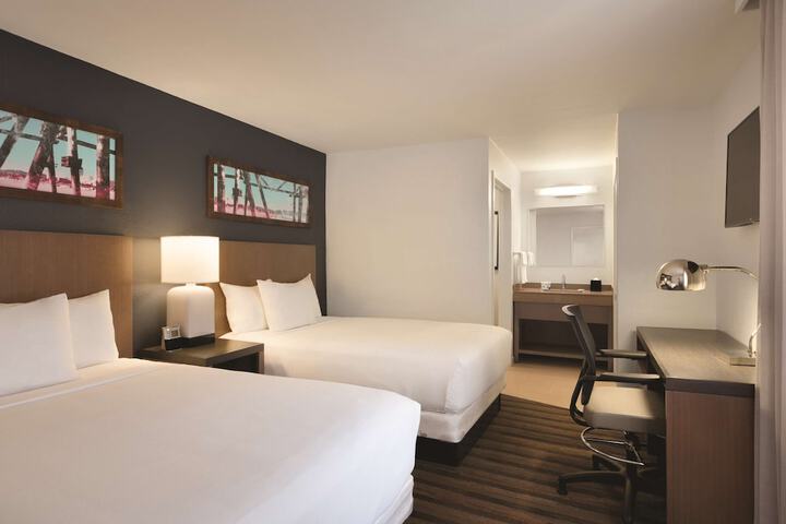 Room 16 of 34