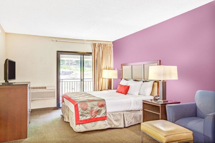 Room 7 of 17