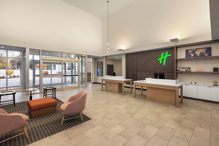 Holiday Inn & Suites Detroit - Troy by IHG