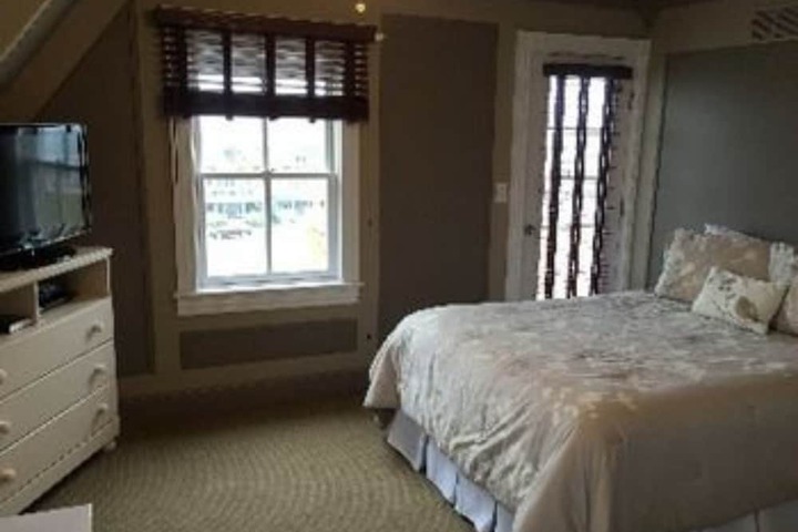 Room 51 of 68