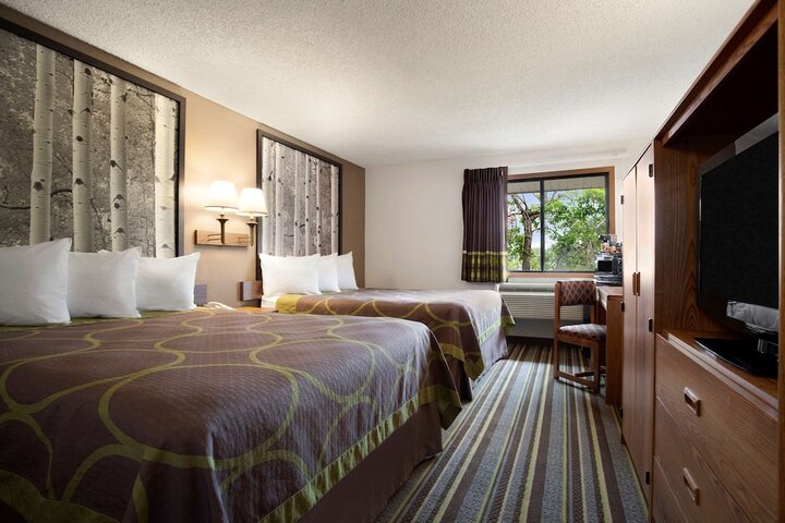 Room 4 of 17