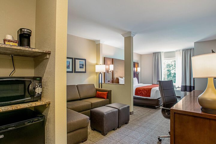 Comfort Suites Fishkill near Interstate 84