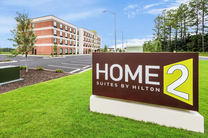 Home2 Suites by Hilton Sneads Ferry North Topsail Beach