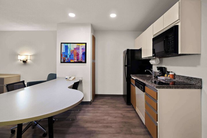 Room 18 of 46
