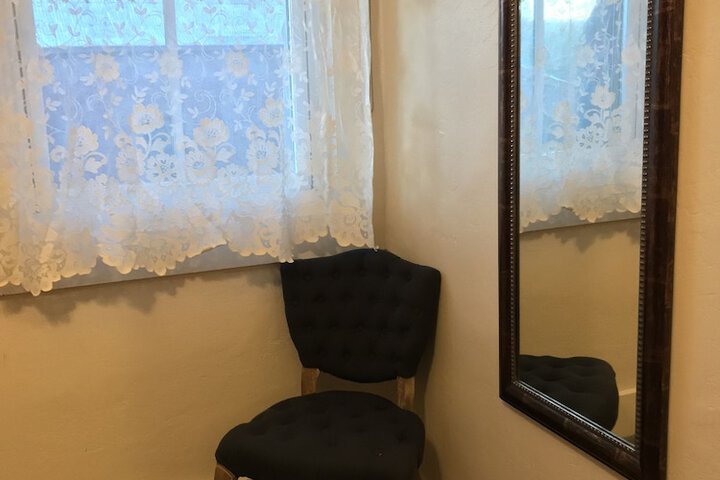 Room 10 of 65