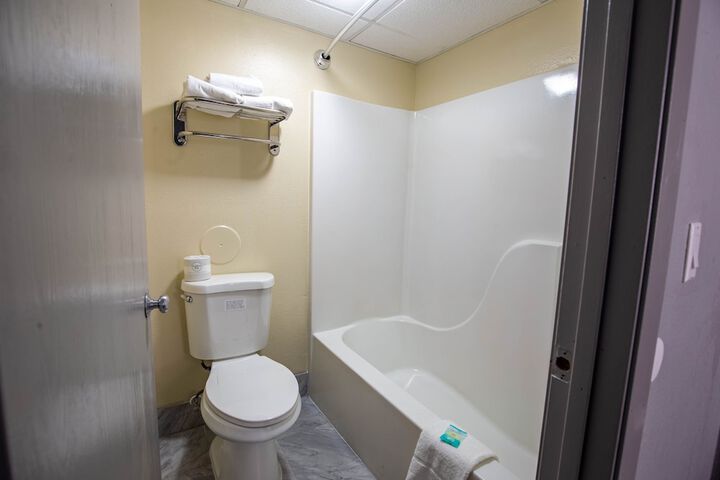 Room 13 of 40