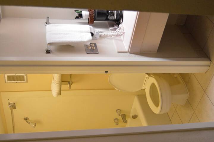 Room 13 of 44