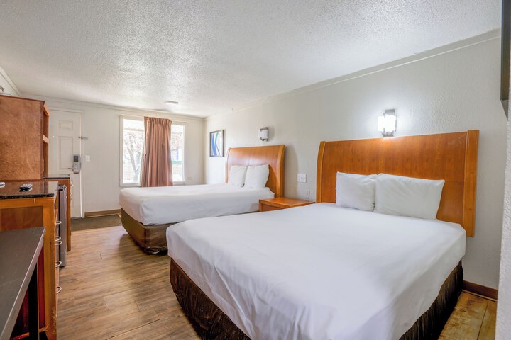 Cozy Garden Inn by OYO Hwy 40 Richmond