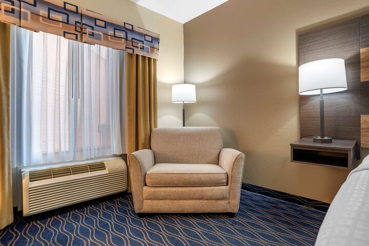 Room 12 of 19