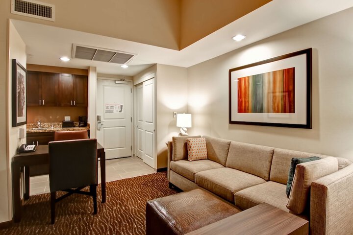 Room 22 of 36