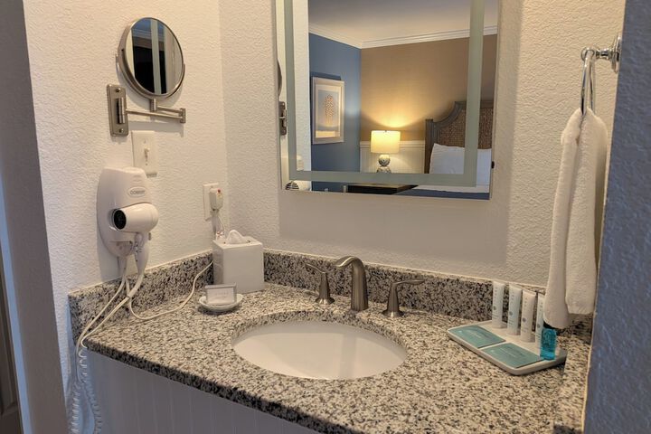 The Avenue Inn and Spa