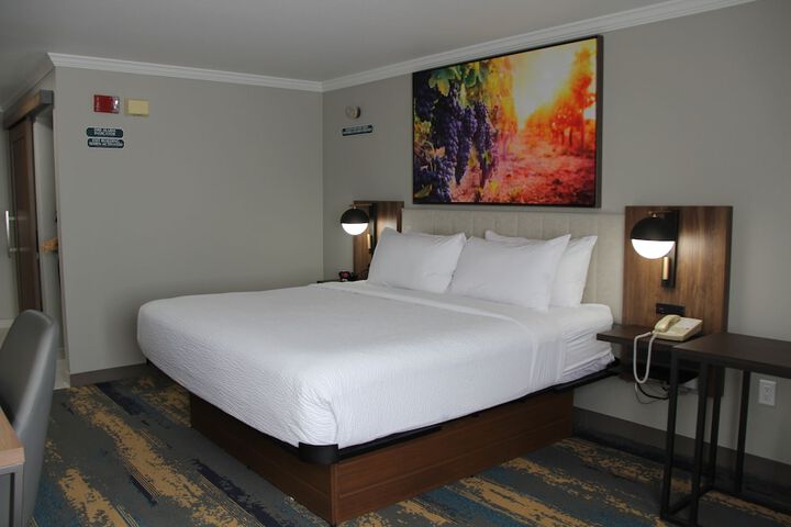 Room 25 of 97