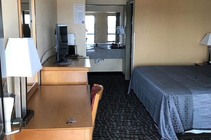 Carolina Inn & Suites of Lake Norman