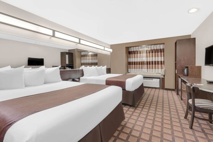 Room 6 of 39