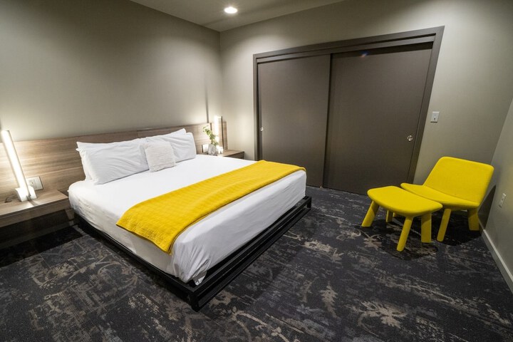 Montvale Hotel